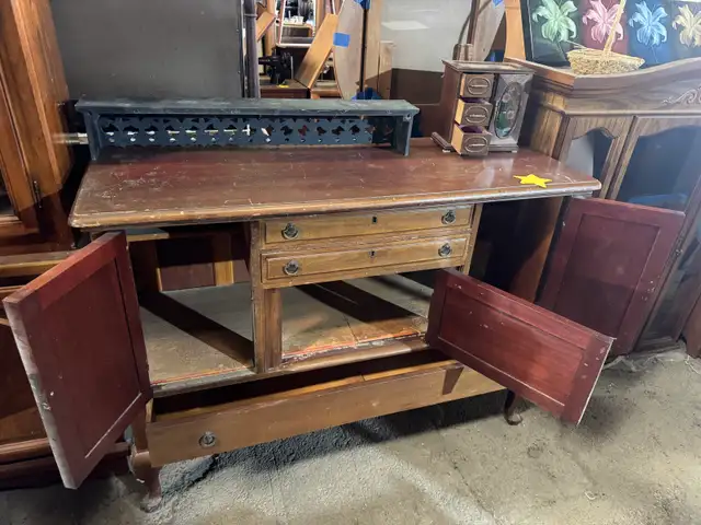 Antique Wooden Cabinet Box in Hutches & Display Cabinets in Ottawa - Image 4