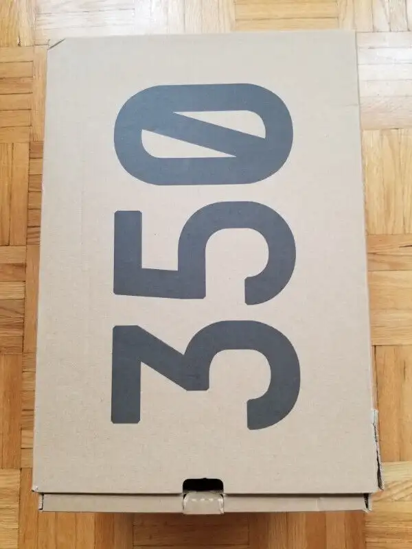 Adidas Yeezy 350 Boost in Men's Shoes in City of Toronto - Image 5