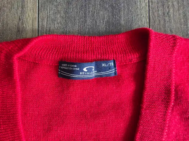 Men's XL Sweater in Men's in Edmonton - Image 3
