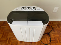 Mini washing machine with spinner