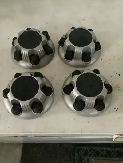 Tire centres for Chev and GMC Rims Great Condition