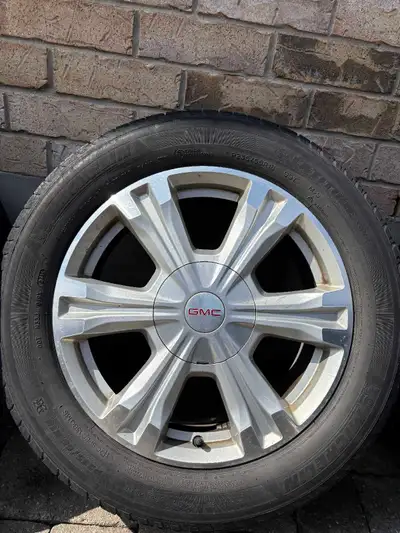 Set of summer tires and rims, never seen the winter. P235/55R18 Off of a 2016 GMC Terrain $400 OBO