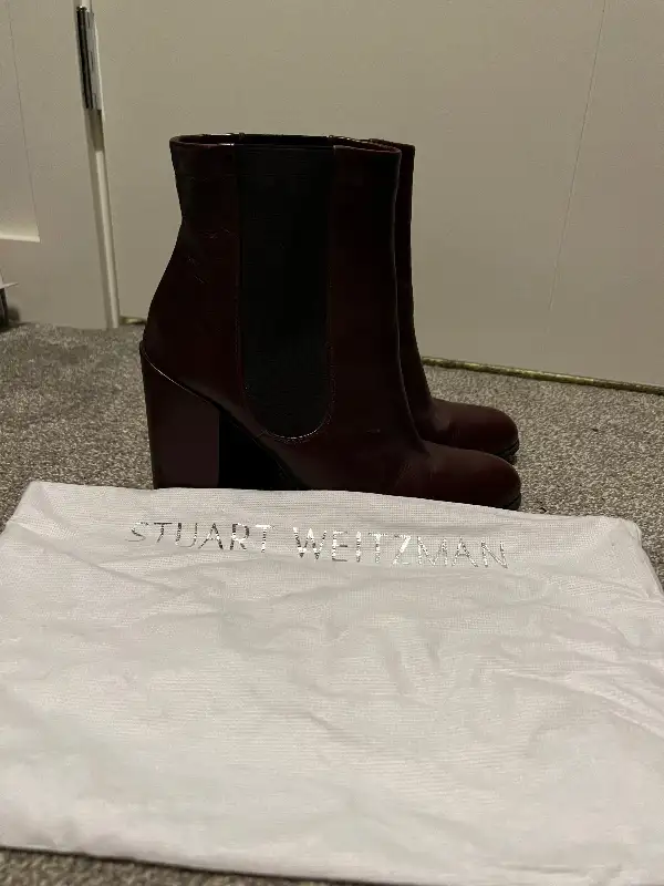 Stuart Weitzman Ankle boots - size 10 - pristine condition in Women's - Shoes in Calgary - Image 8