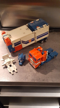 Takara G1 1987 Transformers Optimus Prime Powermaster 