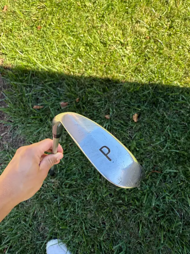 Top flite pitching wedge in Golf in City of Toronto - Image 3