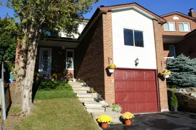 1-45 Palmer Drive, Ajax, Ontario L1S 5V1 Kingston Road West and Harwood Avenue Cozy beautiful home w...