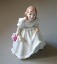 Vintage 1984 Royal Doulton Porcelain Figurine "Lynsey" HN 3043