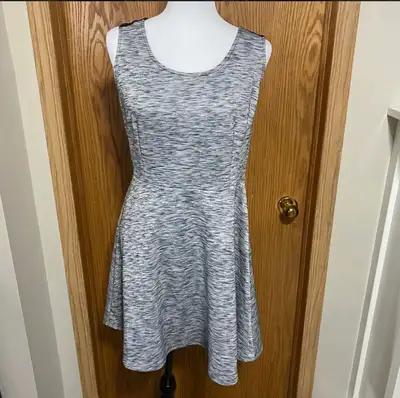 This dress is brand new still has tags on it Size large 95% polyester 2% rayon 3% spandex