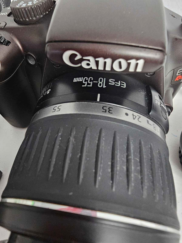 Stylish Canon Camera | Canon Rebel T3 | Shutter Count 1897 in Cameras & Camcorders in City of Halifax - Image 2