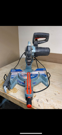 Compound miter saw 10" king Canada