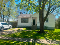 House for Rent in Point Edward, Ontario (Sarnia). $2250/month