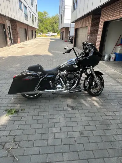 Mint condition with too many upgrades, Road Glide Special. 124 CI Stage 2, Saddleman seat, 12’ apes,...