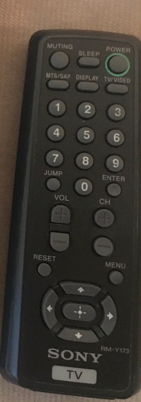 Remote control RM-Y173 for Sony TV in Video & TV Accessories in London - Image 3