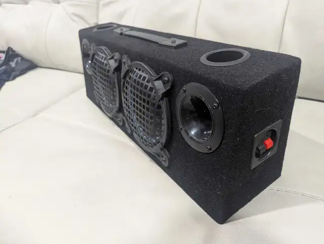 Speaker Enclosure with woofers and tweeters in Speakers in Mississauga / Peel Region - Image 4