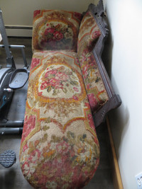 VINTAGE FAINTING COUCH