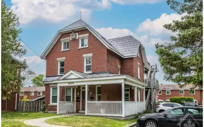 Great two (2) bedroom apartment, Ottawa, steps from Bayshore