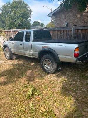 2004 Toyota Tacoma Xtra Cab 