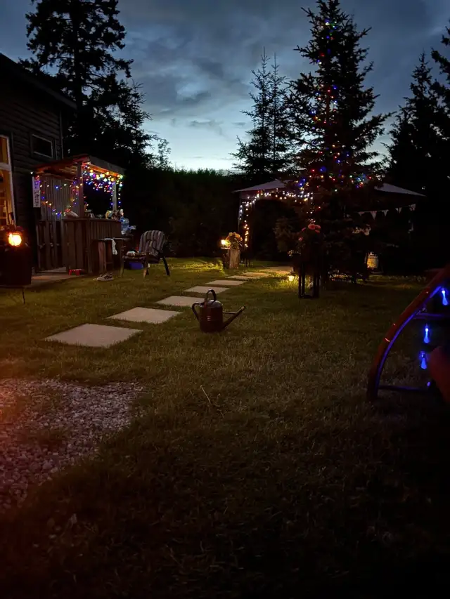 Off grid cabin rental 10 mins from StAlbert. 5 acres, private. in Alberta in Canada - Image 7