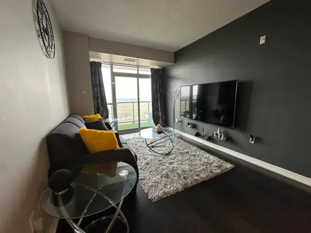 Grimsby 2+Den Condo | 2 Baths | 2 Parking | $2,700