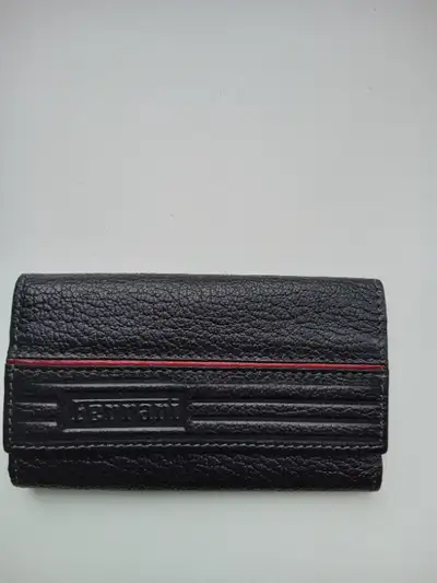 Porte cles Ferrari noir tout cuir pour 6 cles, View more