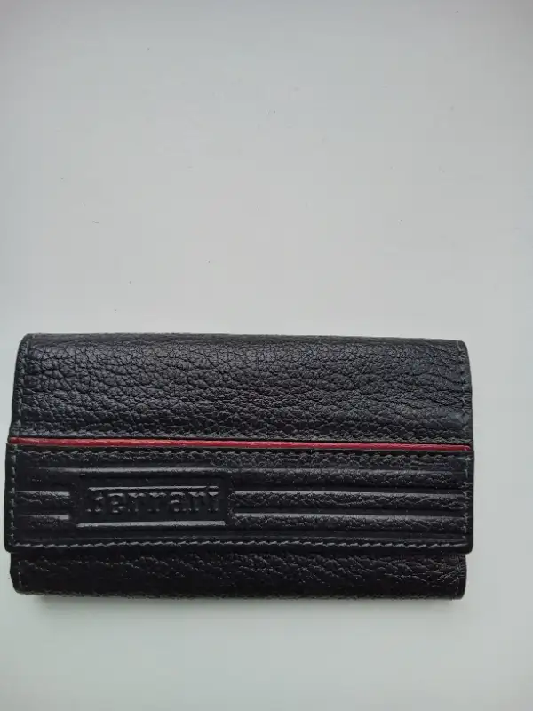 Porte cles Ferrari noir tout cuir pour 6 cles in Arts & Collectibles in Laurentides - Image 2