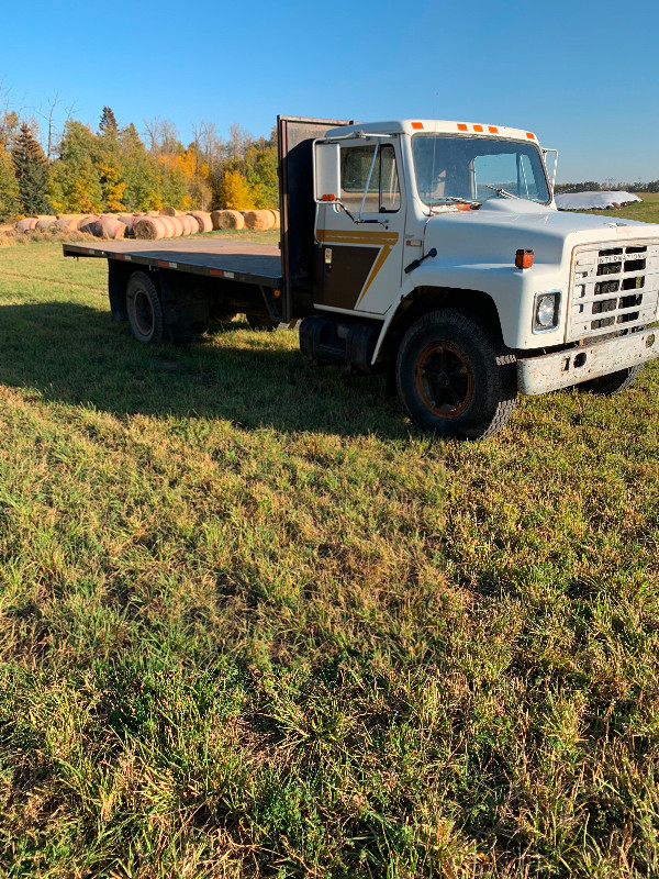 International S1700 in Heavy Trucks in Red Deer