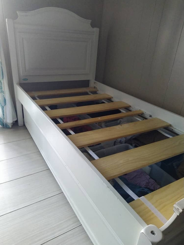 Cadre de lit dans Lits et matelas  à Ville de Québec - Image 3