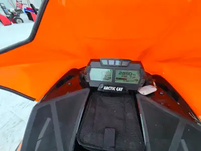 239 hrs 7604 km One owner This season: New belt, new steering shaft bushings, sliders, chain case oi...