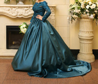 Long Sleeves Lace Emerald Green Off the Shoulder Ball Gown