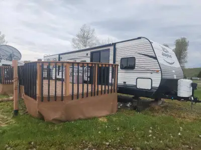 2016 Jayco 38 ft BHDS park model. Sleeps 8, with 2 private rooms that both have queen size beds. 2 e...