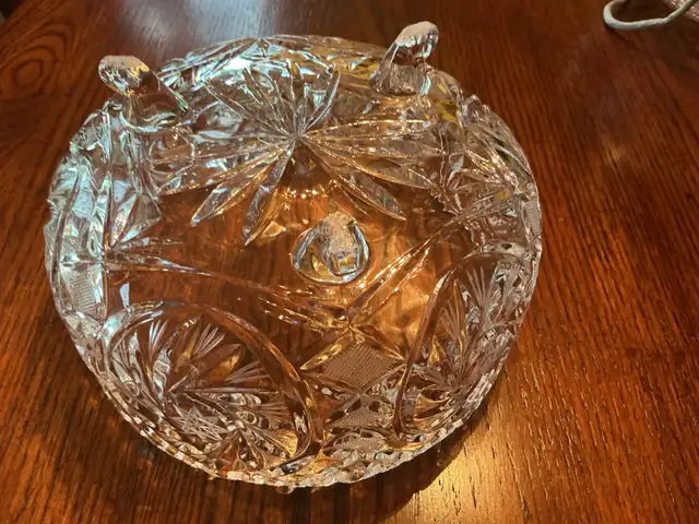 Footed lead crystal bowl64840217767809122