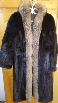 Manteau de vison noir | collet de renard (Large)