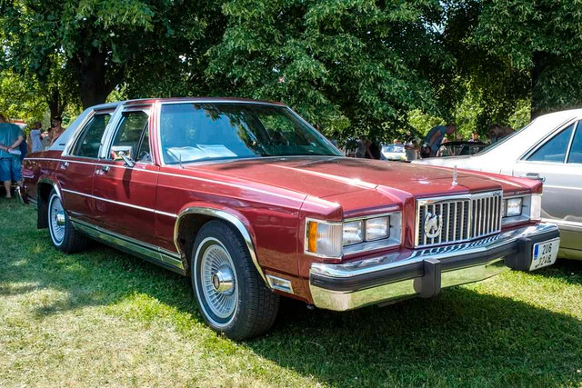 WANTED 1970s-1980s lincoln or mercury in Cars & Trucks in Brantford
