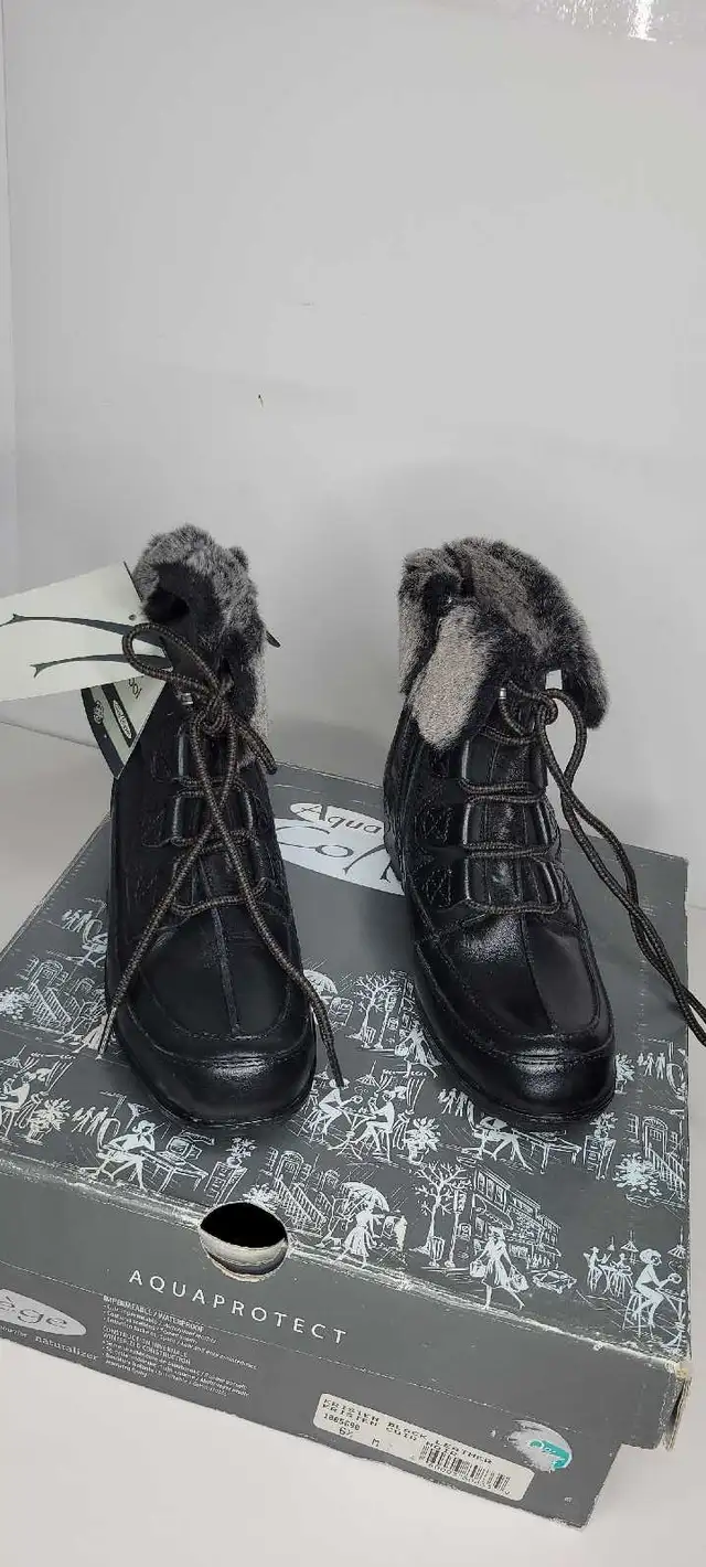 Aqua college black leather women's winter boots  in Women's - Shoes in Oakville / Halton Region - Image 5