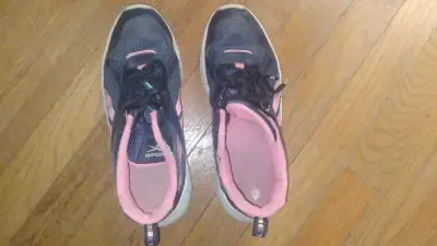 Women's shoes size 5, View more