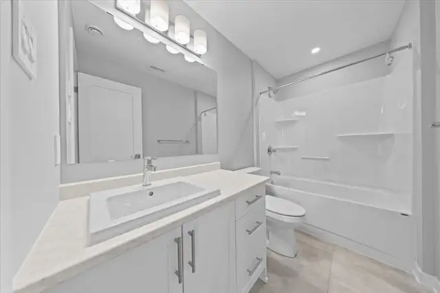 Spacious 2-Bedroom with Garage & Balcony - Available Immediately in Long Term Rentals in Ottawa - Image 13