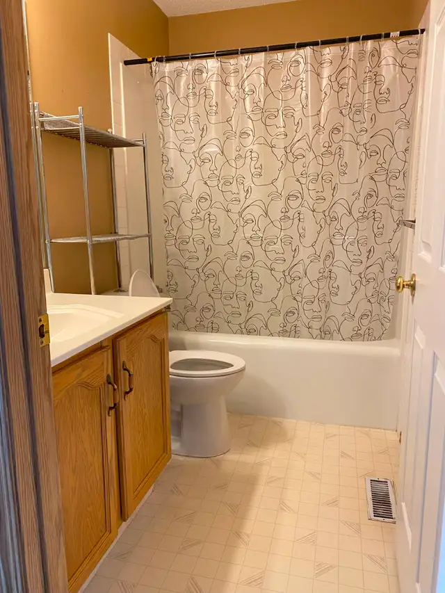 Two Bedroom Main Floor With Private Entrance in Arbour Lake NW in Long Term Rentals in Calgary - Image 11