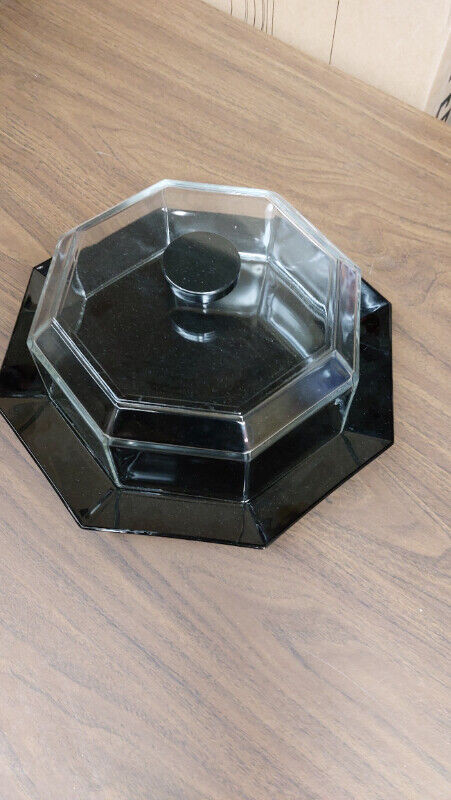 CAKE Dome or Arcoroc France Octime Black Glass Serving Platter P in Kitchen & Dining Wares in Vernon - Image 2