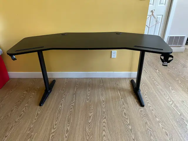 EUREKA Ergonomic Gaming Desk and Chair Set (CAN DELIVER) in Desks in Ottawa - Image 10