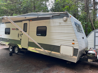 Front bedroom toy hauler This trailer is in good shape. Refreshed propane tanks. Almost new tires Al...