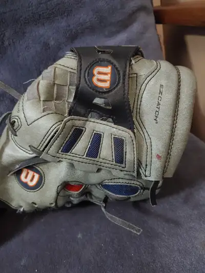 Wilson EZ Catch Baseball Glove - 10 1/2", View more