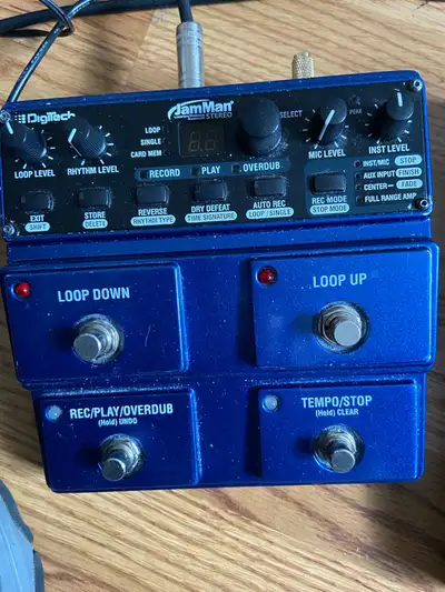 Digitech Jamman stereo looper in excellent condition with power supply