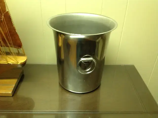 cache pot pour plante d'intérieur in Other in Rimouski / Bas-St-Laurent - Image 3