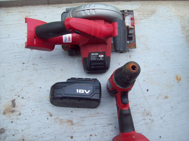 Skil 18 volt cordless drill and circular saw in Power Tools in Windsor Region - Image 3