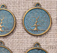 6 petits pendentifs de laiton arbre de vie. Brass tree of life p
