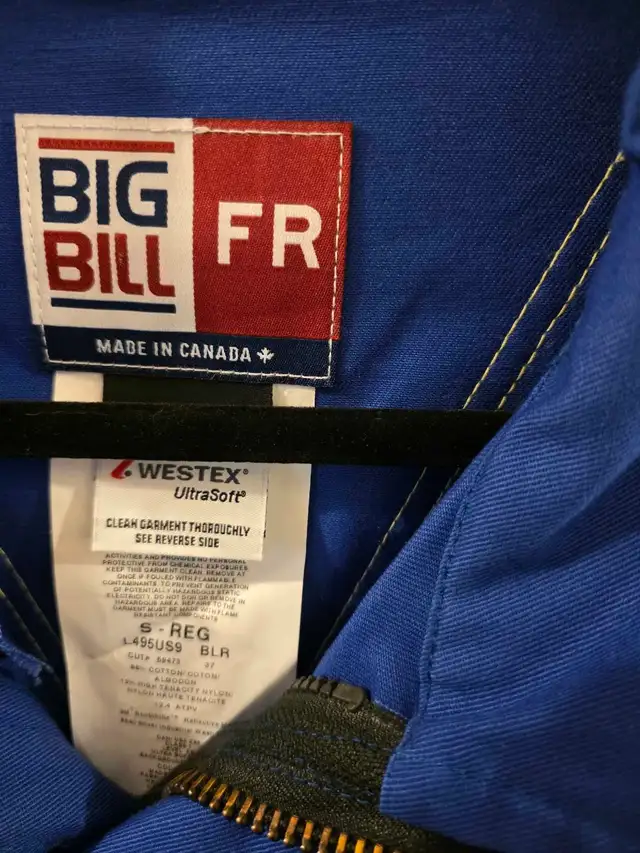 FR Jacket big bill Small/Medium  in Men's in Edmonton - Image 4