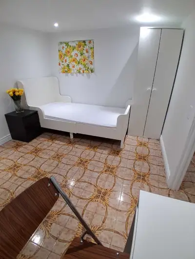 Cute Basement Unit in Koreatown