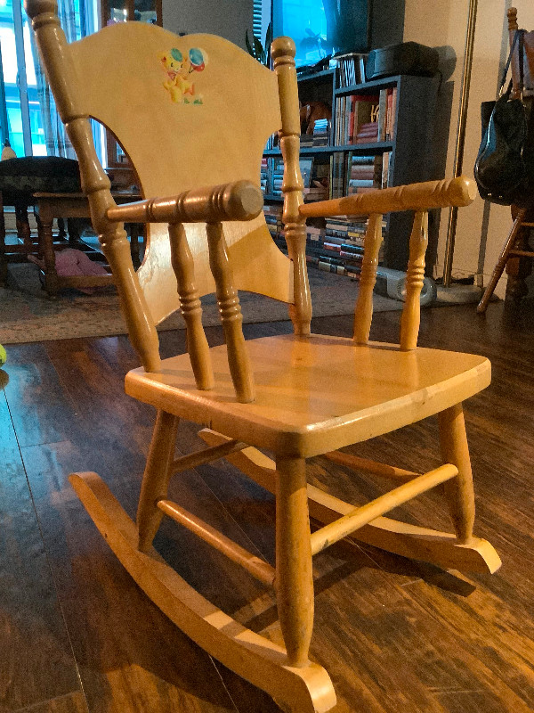 Vintage 1950s Child’s Rocking Chair with Teddy Bear Decoration in Chairs & Recliners in City of Toronto - Image 2
