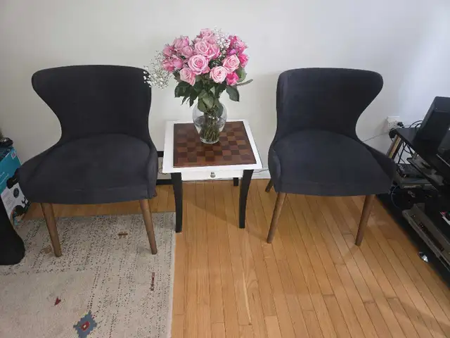 Elegant Chairs in Chairs & Recliners in City of Toronto - Image 10