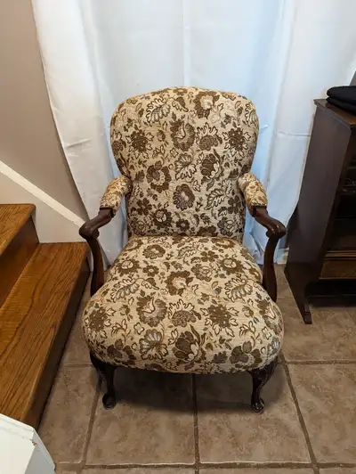 This Beautiful Accent Chair is in excellent condition. As seen in the picture,there are absolutely n...